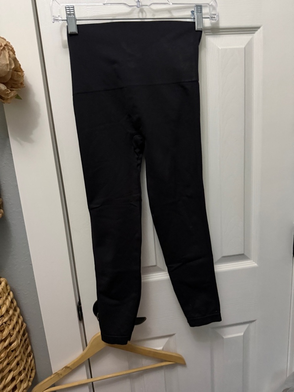 SPANX Black Women's Seamless Shaping leggings